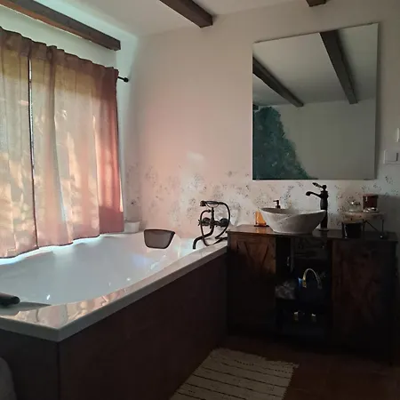 Apartment Csakmiketten *